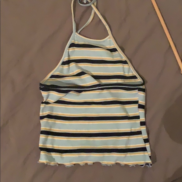 Cute halter top with open back - Picture 3 of 3